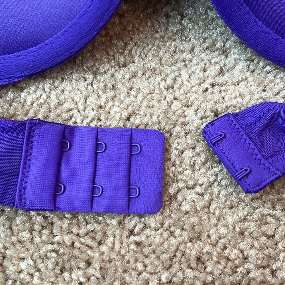Victoria’s Secret Lace Push up Bra - Picture 8 of 9